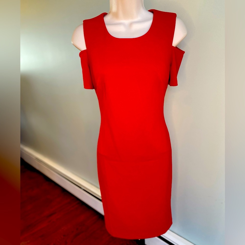 Red Tommy Hilfiger Dress. Form fitting. Open shoulder. Full Zip. Formal. Size 4